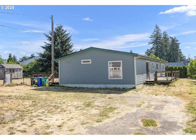 Property at 2908 SE 115th Ave, Portland, OR 97266, 3 beds, 2 baths