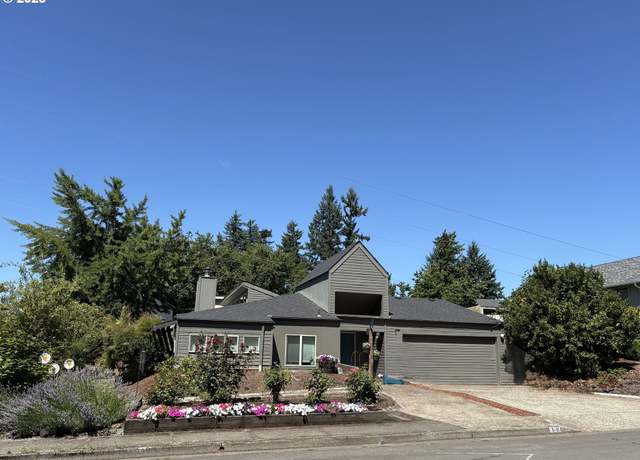 Property at 892 S 55th Pl, Springfield, OR 97478, 3 beds, 2 baths