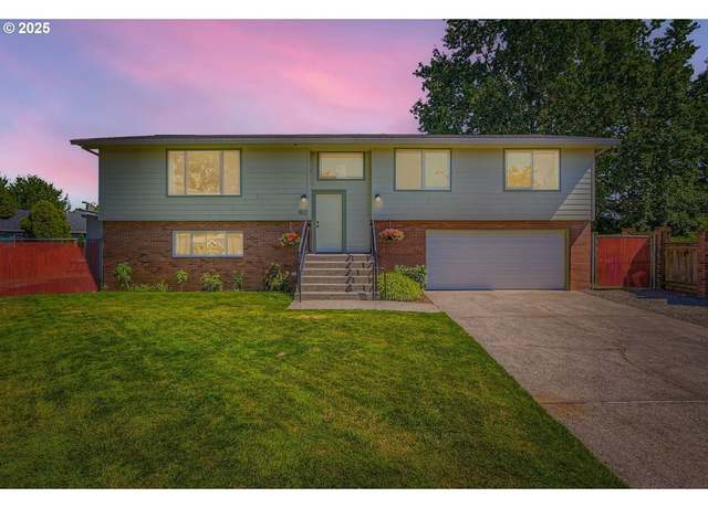 Property at 1112 NE 22nd St, Gresham, OR 97030, 4 beds, 3 baths