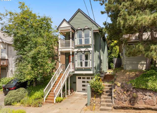 Property at 4113 SE Rural St, Portland, OR 97202, 3 beds, 2.5 baths