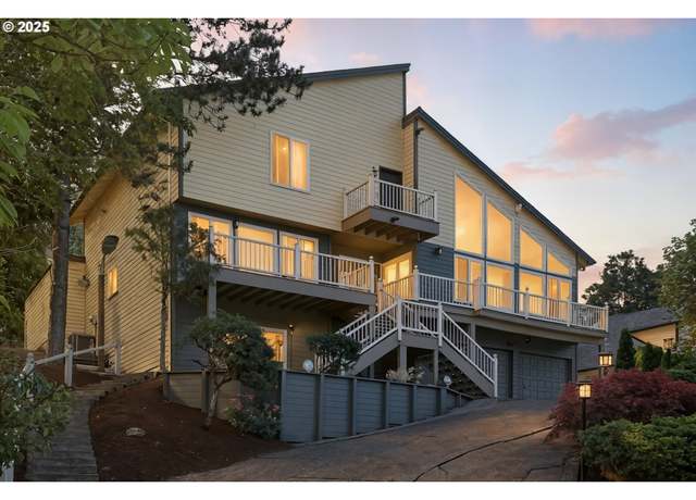 Property at 9838 SE Clatsop St, Portland, OR 97266, 6 beds, 4.5 baths