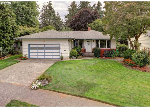 Property at 10608 NE Tillamook St, Portland, OR 97220, 3 beds, 1.5 baths
