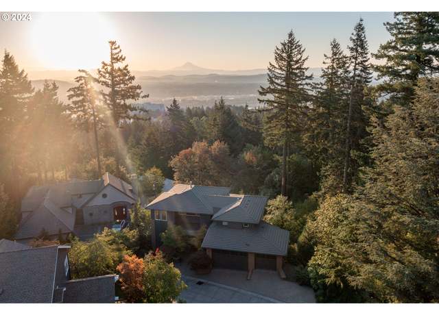 Property at 3534 SW Gale Ave, Portland, OR 97239, 4 beds, 3.5 baths