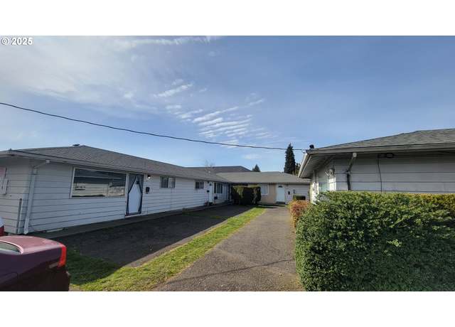 Property at 217 S Knott St, Canby, OR 97013, 8 beds, 4 baths