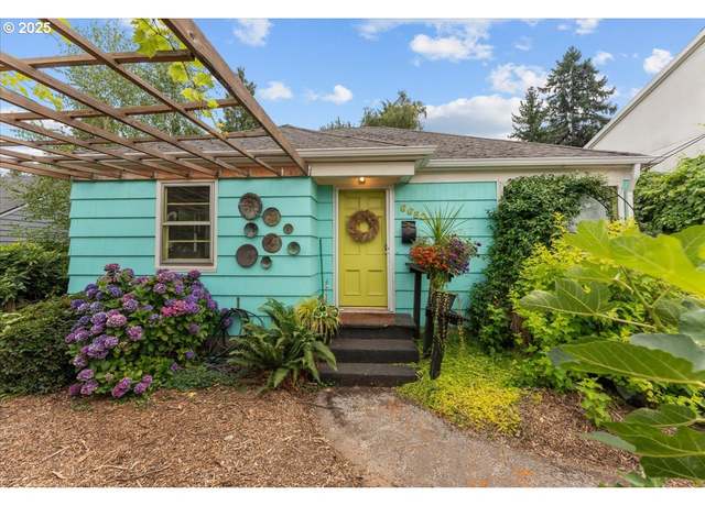 Property at 6652 NE Sumner St, Portland, OR 97218, 3 beds, 2 baths