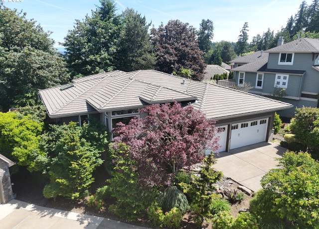 Property at 22040 Shannon Pl, West Linn, OR 97068, 4 beds, 2.5 baths