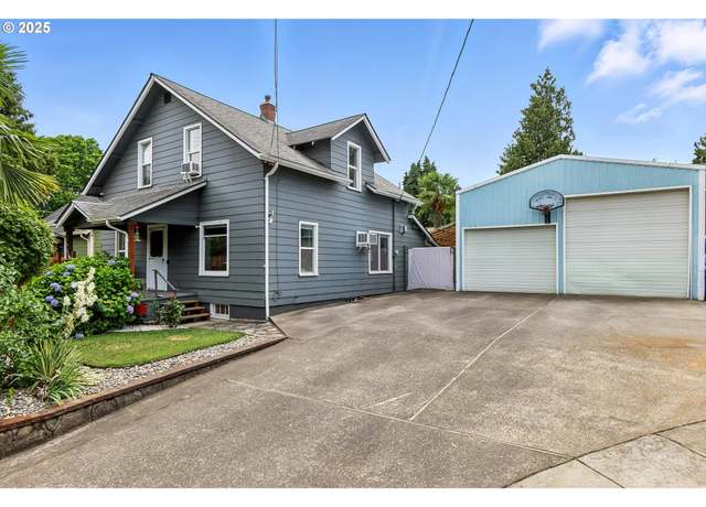 Property at 8014 N Johnswood Dr, Portland, OR 97203, 4 beds, 2 baths