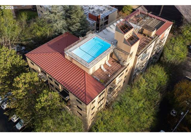 Property at 2021 SW Main St #32, Portland, OR 97205, 2 beds, 2 baths