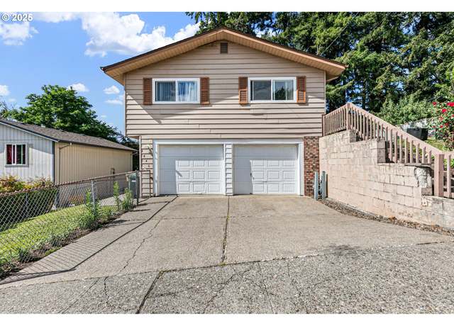 Property at 1840 Grape St, Sweet Home, OR 97386, 3 beds, 2 baths