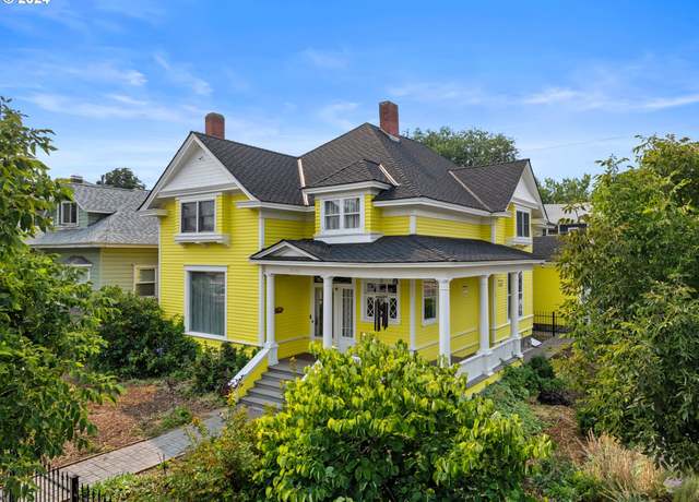 Property at 2595 Main St, Baker City, OR 97814, 4 beds, 3 baths
