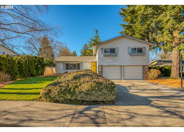 Property at 329 NE 20th Pl, Hillsboro, OR 97124, 4 beds, 3 baths