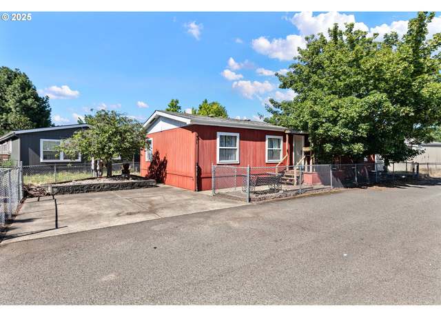 Property at 326 Lacasa St #14, Eugene, OR 97402, 3 beds, 2 baths