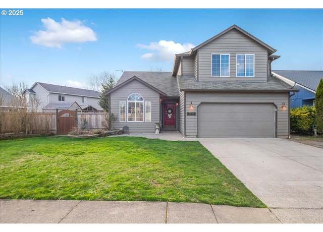 Property at 304 NW 25th Pl, Battle Ground, WA 98604, 4 beds, 2.5 baths