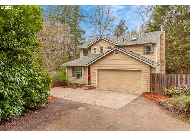 Property at 4216 SW Brugger St, Portland, OR 97219, 4 beds, 2.5 baths