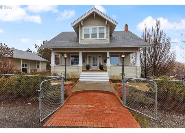 Property at 102 NE Harrison St, Dufur, OR 97021, 3 beds, 1.5 baths