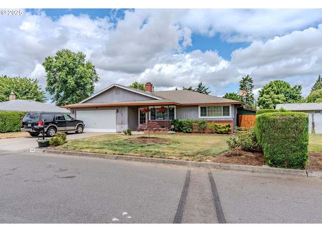 Property at 1445 NE 17th St, Gresham, OR 97030, 3 beds, 2 baths