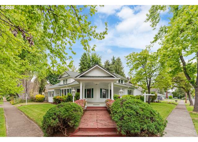 Property at 406 8th St, Springfield, OR 97477, 3 beds, 1 bath