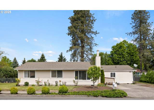 Property at 3259 SE 5th St, Gresham, OR 97080, 6 beds, 2.5 baths