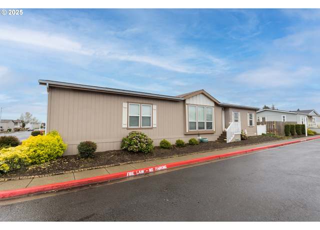 Property at 1000 S Mckern Ct #120, Newberg, OR 97132, 3 beds, 2 baths
