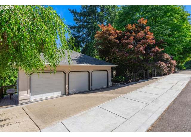Property at 747 SE 27th St, Gresham, OR 97080, 3 beds, 3.5 baths