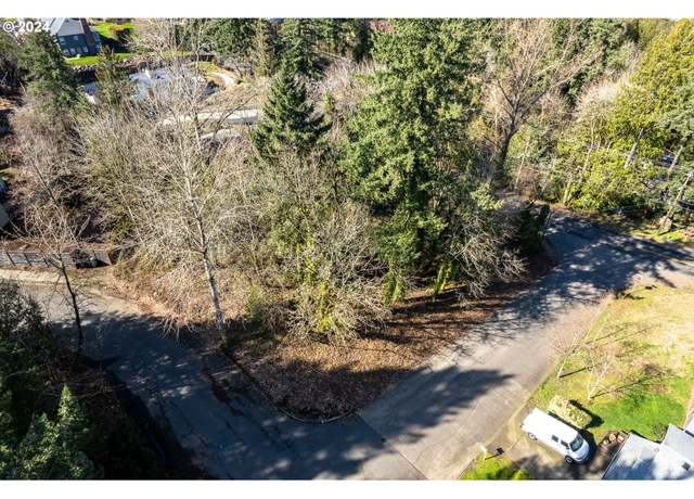 Property at 11830 SE Flavel St Unit E, Portland, OR 97266
