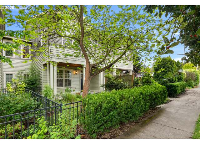 Property at 5912 SE 47th Ave, Portland, OR 97206, 3 beds, 2 baths