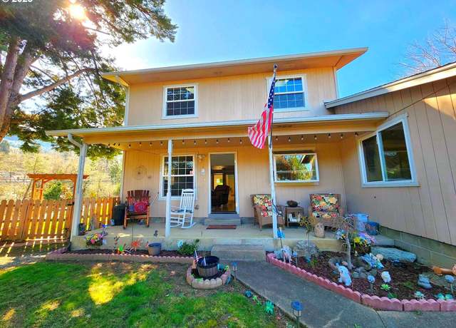 Property at 100 Canyon View St, Canyonville, OR 97417, 4 beds, 3 baths
