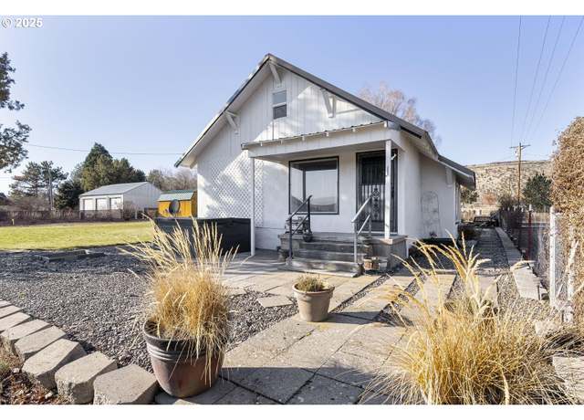 Property at 2355 NE Market St, Madras, OR 97741, 3 beds, 1 bath