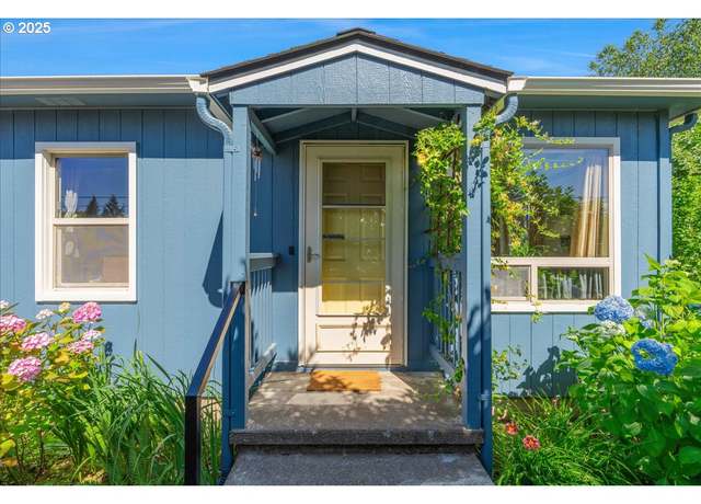 Property at 432 SW Cedarwood Ave, Mcminnville, OR 97128, 2 beds, 1 bath