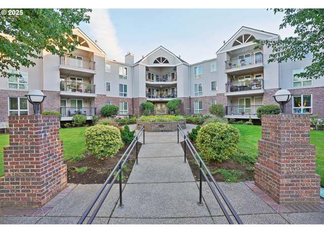 Property at 15510 NE Knott St #12, Portland, OR 97230, 2 beds, 2 baths