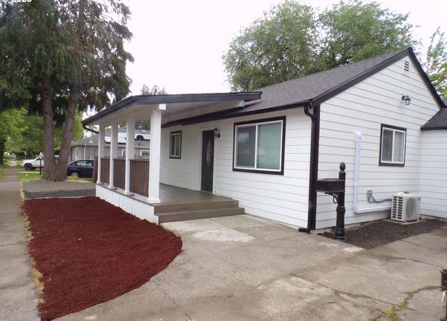 Property at 870 W Lincoln St, Woodburn, OR 97071, 2 beds, 1 bath