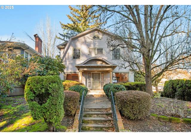 Property at 3845 SE Ankeny St, Portland, OR 97214, 4 beds, 1.5 baths