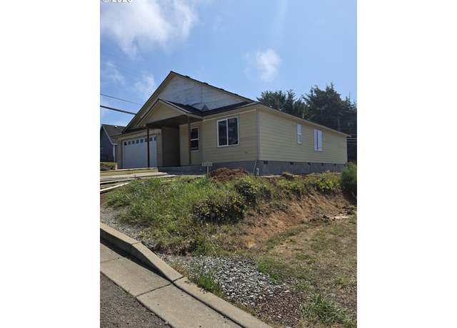Property at 30302 Driftwood Dr, Gold Beach, OR 97444, 3 beds, 2 baths