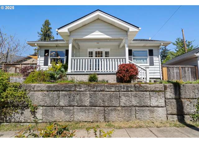 Property at 5445 SE Harney Dr, Portland, OR 97206, 2 beds, 1 bath