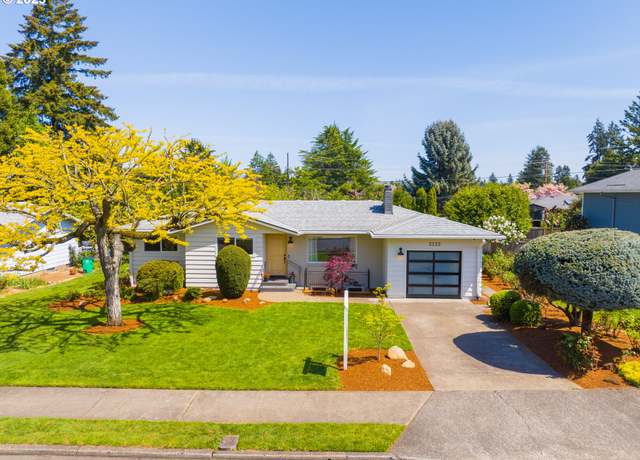 Property at 2322 NE 131st Ave, Portland, OR 97230, 4 beds, 2.5 baths