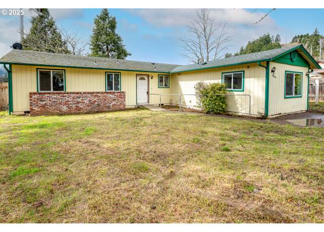 Property at 47626 NW 1st St, Oakridge, OR 97463, 3 beds, 2 baths