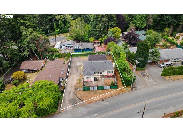 Property at 1537 Woodland Dr, Coos Bay, OR 97420, 4 beds, 2.5 baths