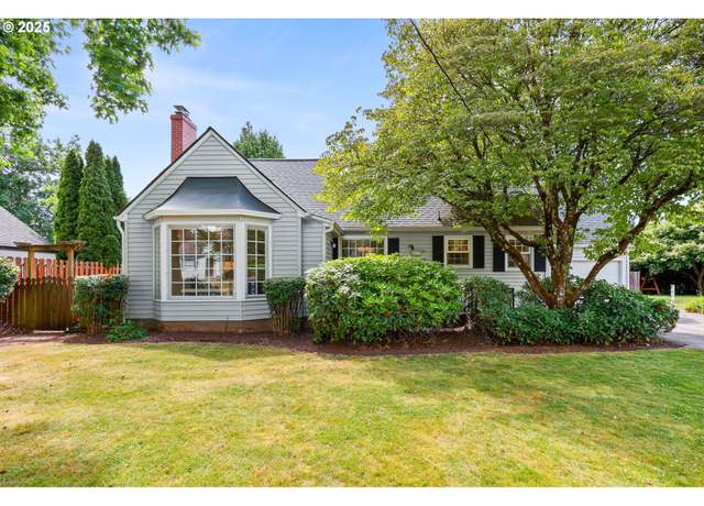 Property at 6611 SE 40th Ave, Portland, OR 97202, 5 beds, 3 baths