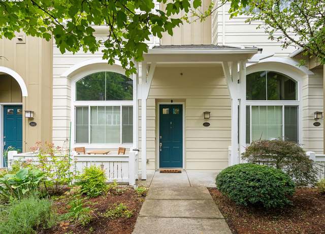 Property at 2616 SW Hume Ct, Portland, OR 97219, 3 beds, 3.5 baths