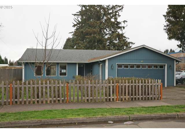 Property at 303 Barnes St, Kelso, WA 98626, 3 beds, 2 baths