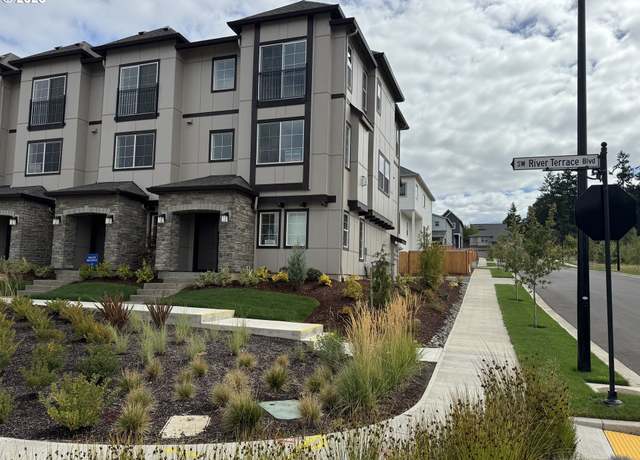 Property at 13992 SW River Terrace Blvd, Tigard, OR 97223, 3 beds, 2.5 baths