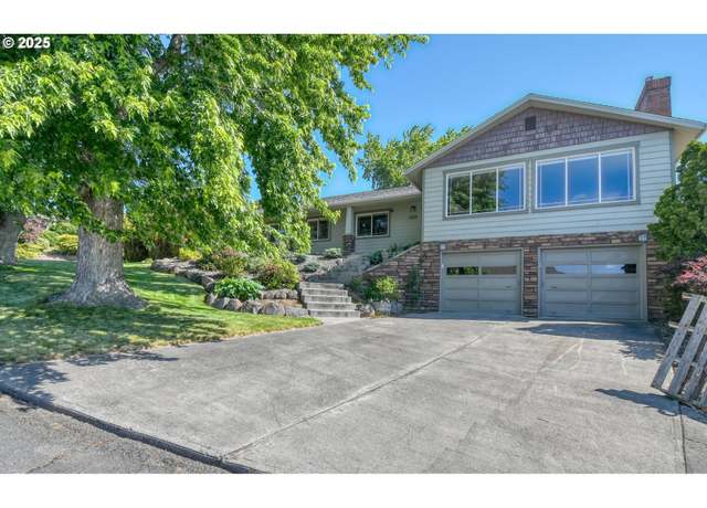 Property at 1329 NW Horn Ave, Pendleton, OR 97801, 4 beds, 3 baths