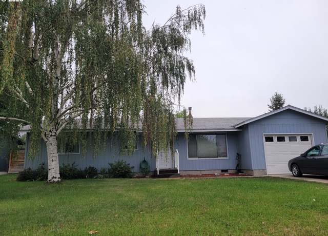 Property at 1625 17th St, Baker City, OR 97814, 3 beds, 2 baths