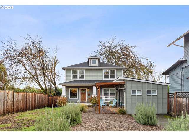 Property at 5306 SE Milwaukie Ave, Portland, OR 97202, 3 beds, 3 baths