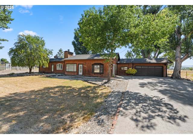 Property at 6606 Domino Rd, Central Point, OR 97502, 4 beds, 2 baths