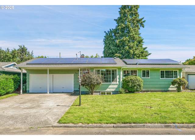 Property at 4803 SE Fieldcrest Dr, Milwaukie, OR 97222, 5 beds, 4 baths