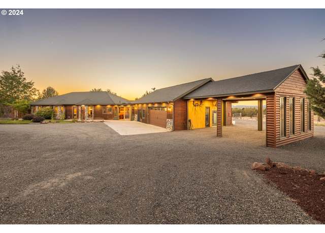 Property at 8101 SW Desert Sage Ln, Powell Butte, OR 97753, 4 beds, 4 baths