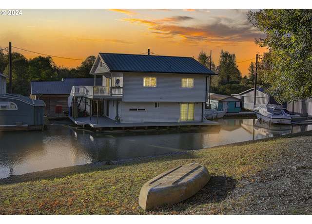 Property at 4911 NW 122nd St #9, Vancouver, WA 98685, 3 beds, 1.5 baths