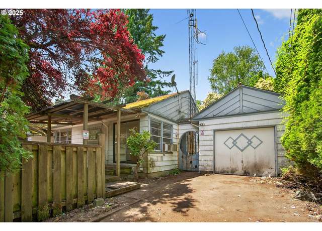 Property at 4575 SW Dogwood Ln, Portland, OR 97225, 2 beds, 1 bath