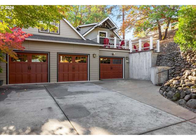 Property at 375 W Elm St, Jacksonville, OR 97530, 5 beds, 3 baths